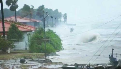 گردباد ماندوس در سریلانکا قربانی گرفت