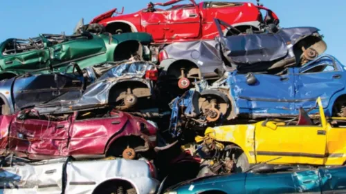 ۵۰۰ هزار خودروی فرسوده از رده خارج شد